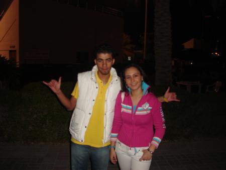 momeen and his gf lol salma ((om ayman om ayman om al saya3a lol))