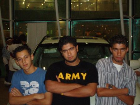 elays me and momen